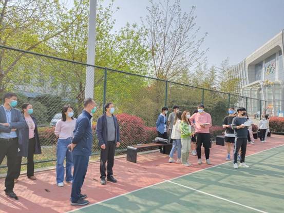 副校长于长立到beat365官网参加“校领导联系学生”活动